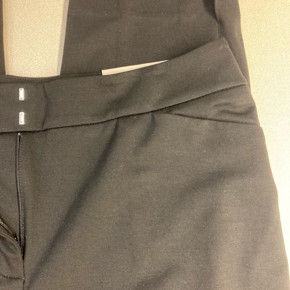 🎬CHICO’s🎬 Black Ponte Tapered Ankle Pants - Picture 7 of 12